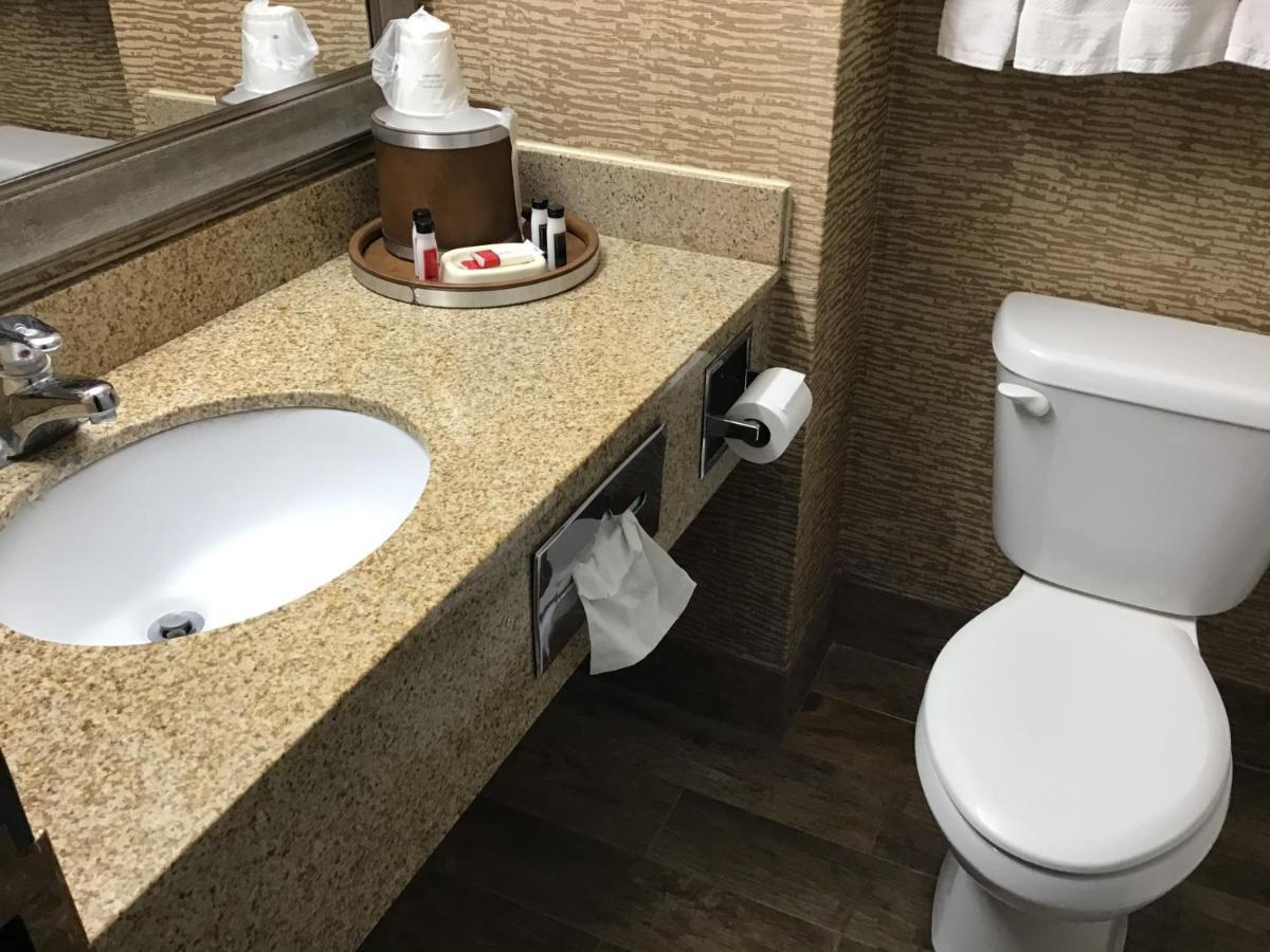 Howard Johnson By Wyndham Gillette Ngoại thất bức ảnh